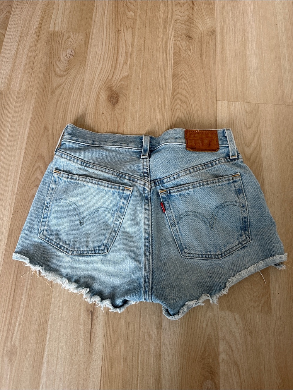 Levi's Light Blue Denim Shorts with Contrast Stitching - Picture 4 of 4